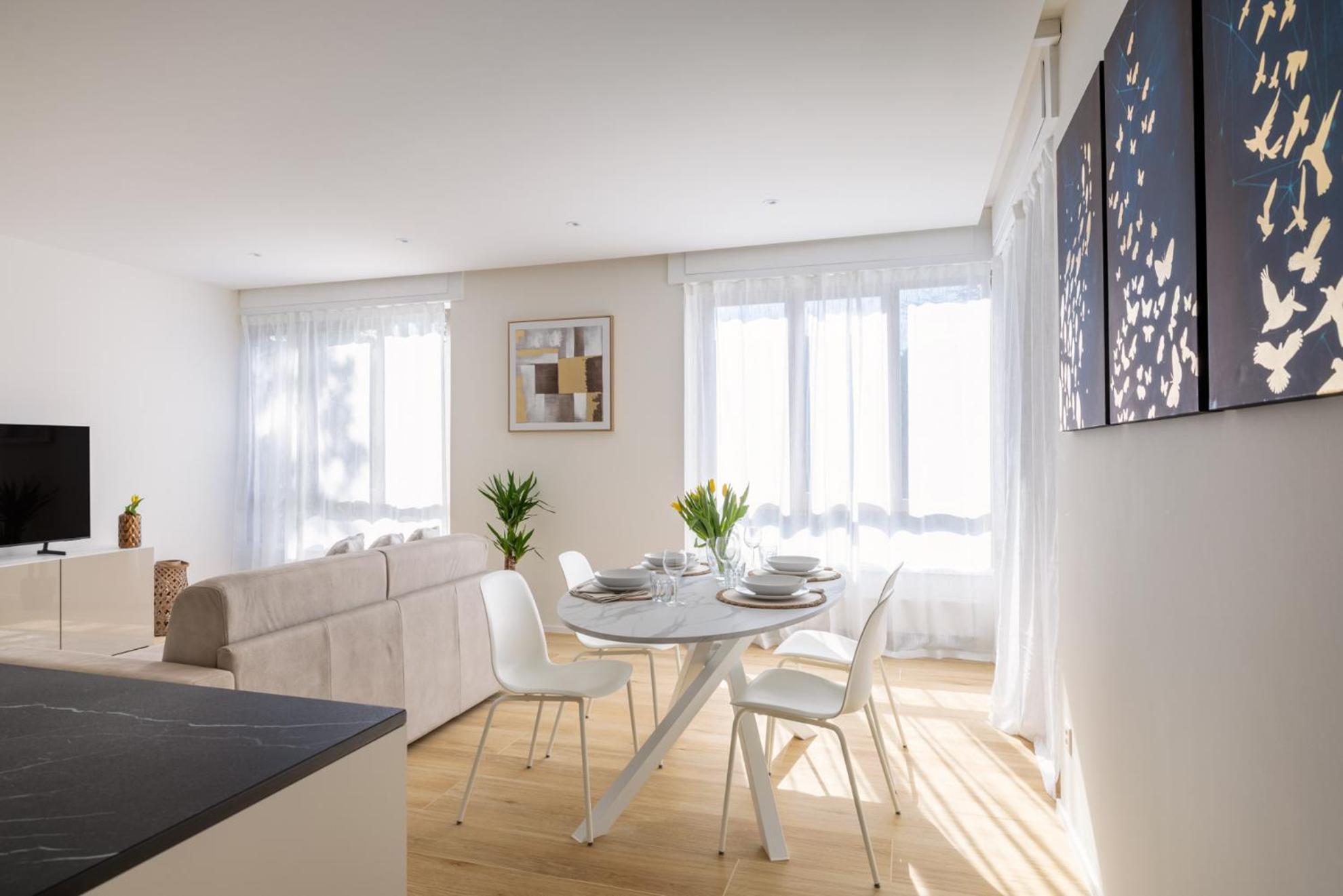 Family Joy - Location & Garage Apartment