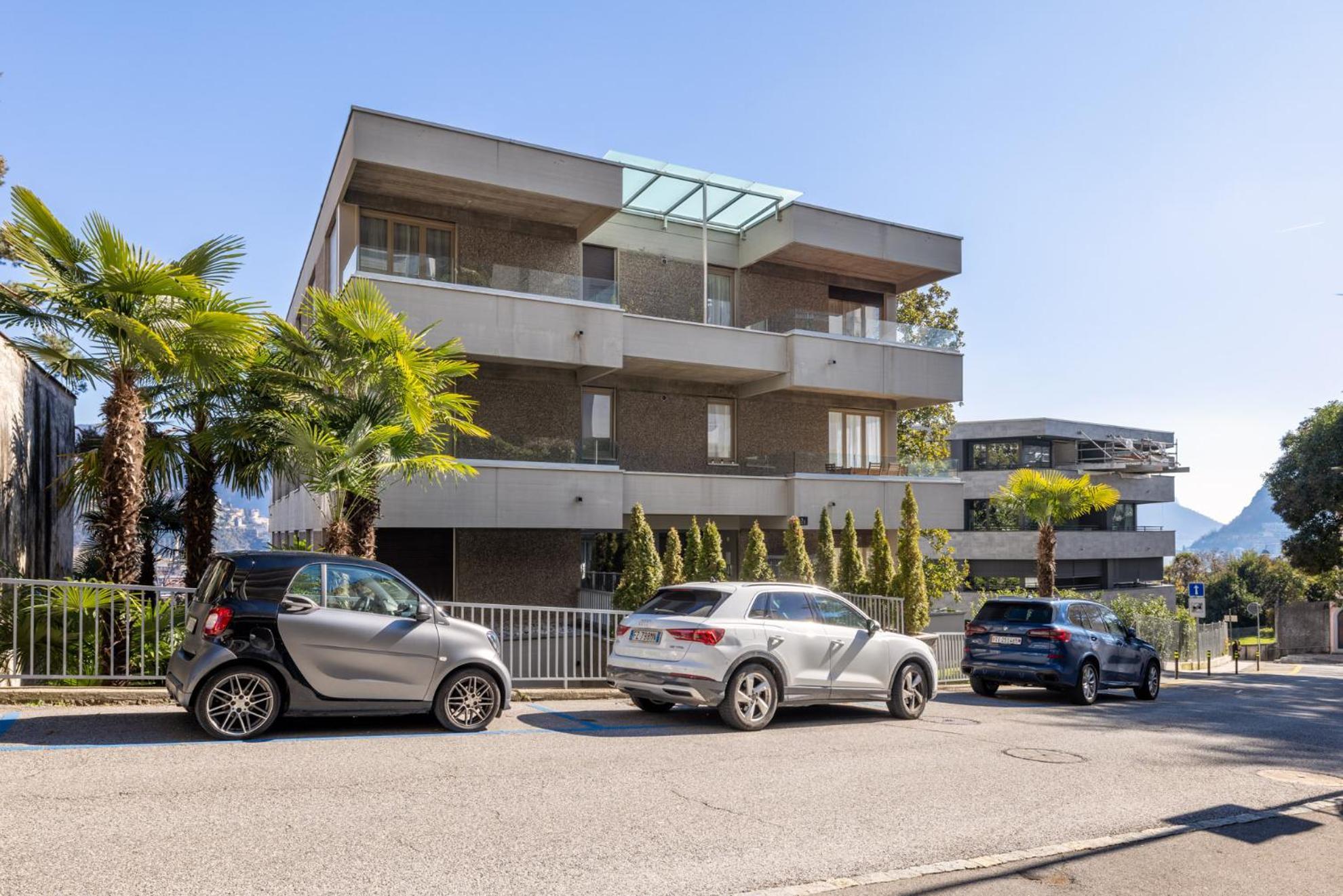 Family Joy - Location & Garage Lugano